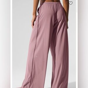 ALO Yoga Breezy Wide-Leg Pants